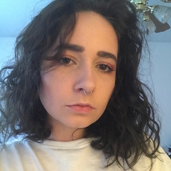 Meet Laur 🌷 - Picture 5 of 7